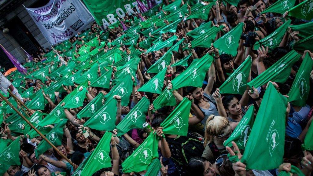 Aborto en Chile : Grupos Pro-vida Vs. Causas Pro-elección